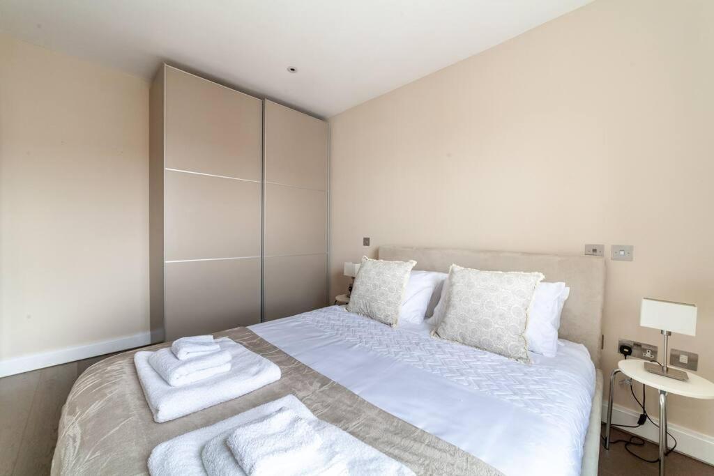 Spacious Modern One Bedroom Flat In Chelsea Apartament Londra