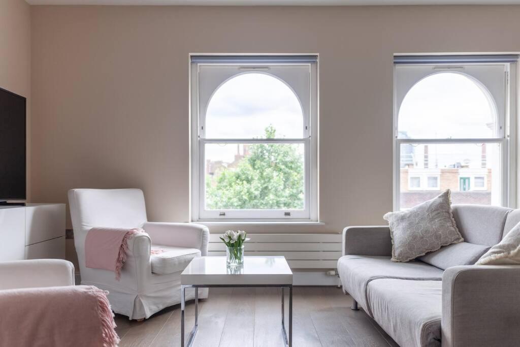 Spacious Modern One Bedroom Flat In Chelsea * Londra